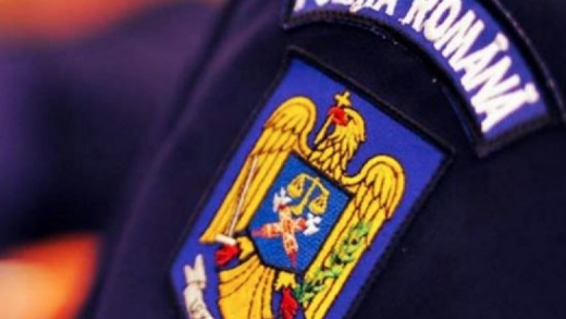 Polițist mușcat de braț de un fost deținut infectat cu HIV. Bărbatul a fost prins în tren fără mască și bilet